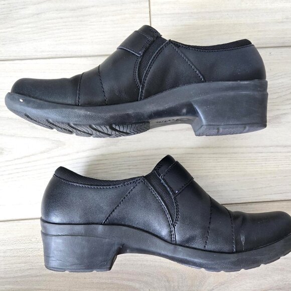 Clarks Angie Pearl Shoes, Size 7.5 - Picture 4 of 6